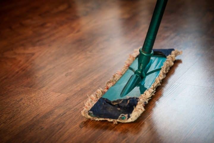 En guide til hvordan man nemmest rengør sit hjem              